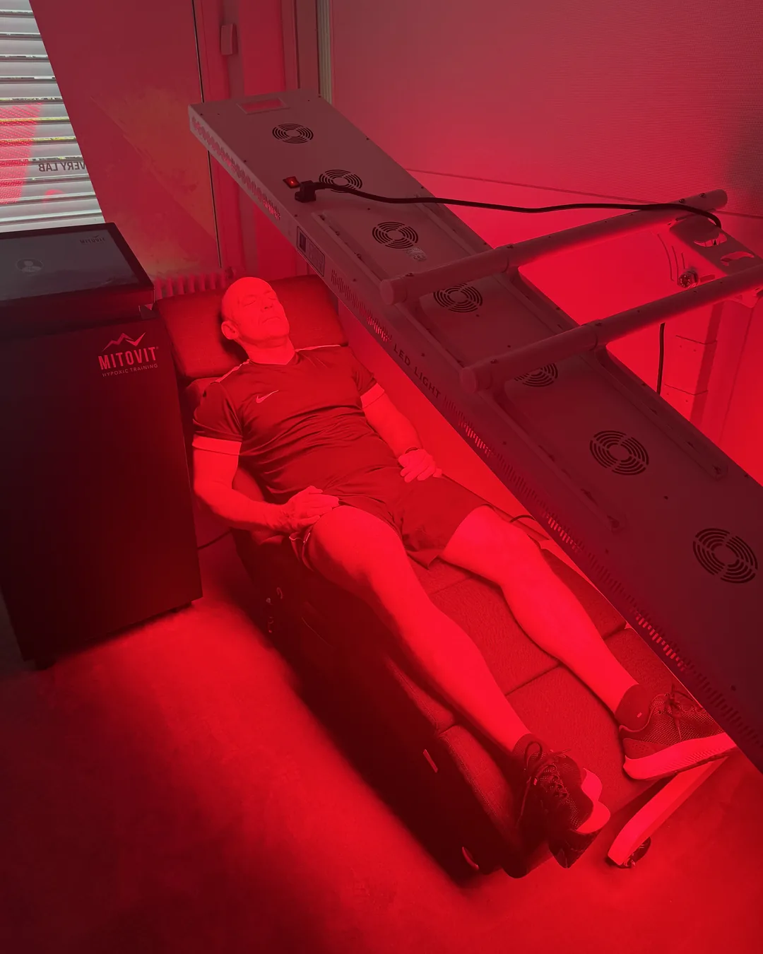 Infrarot-Lichttherapie auf der Rotlicht-Liege bei ONE/1 in Baierbrunn